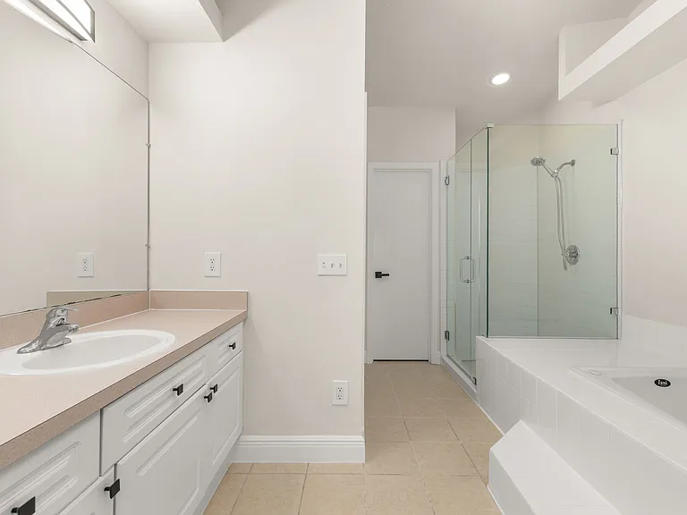 142 Mango Dr — Photo 10