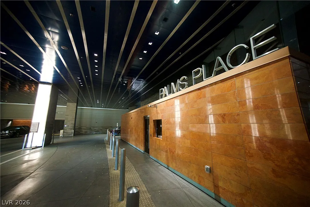 Palms Place — Photo 3