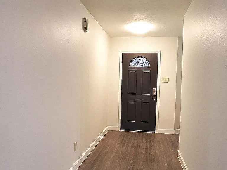 11066 Landsbury Ct — Photo 14
