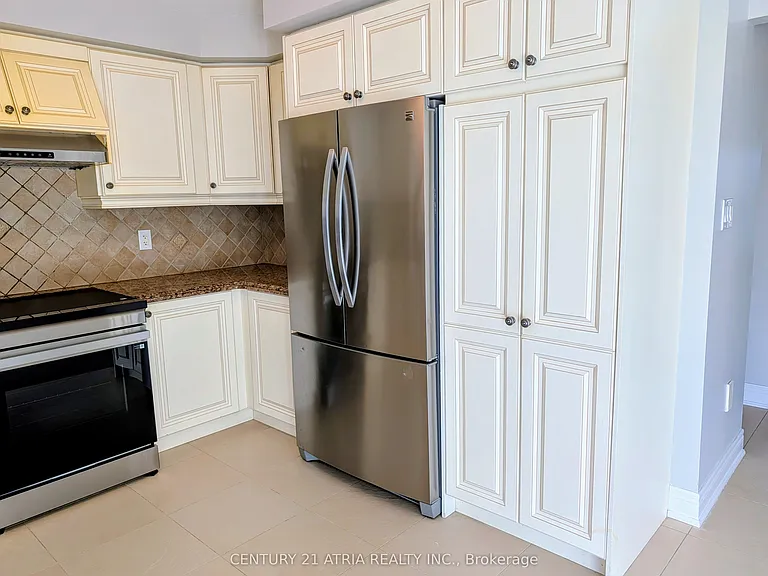 5047 Warwickshire Way — Photo 9