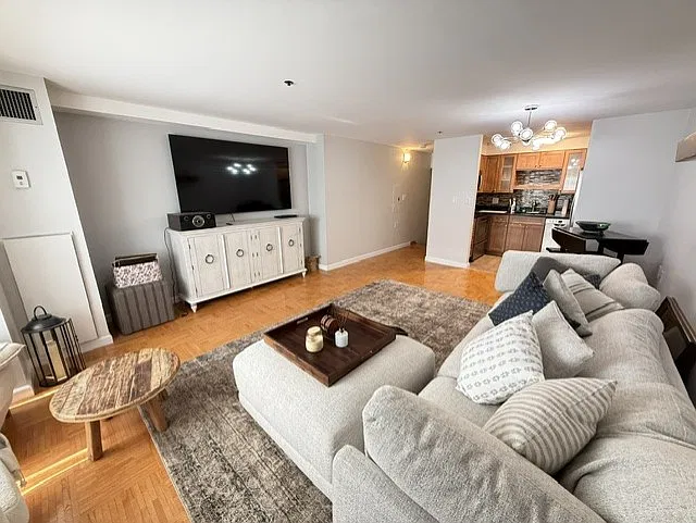1 bed, 823 sqft, $3,400 — Photo 2