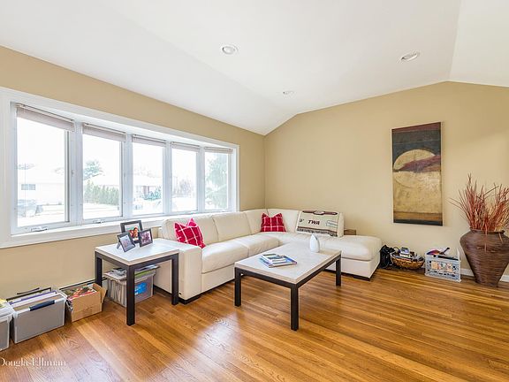 2nd image of 2133 Jacqueline Ave