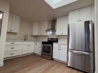 6534 Peach Ave #A, Van Nuys, CA 91406