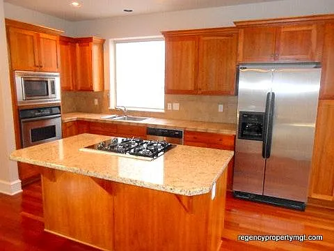 3 bed, 2.5 bath, 2326 sqft, $3,000 — Photo 4