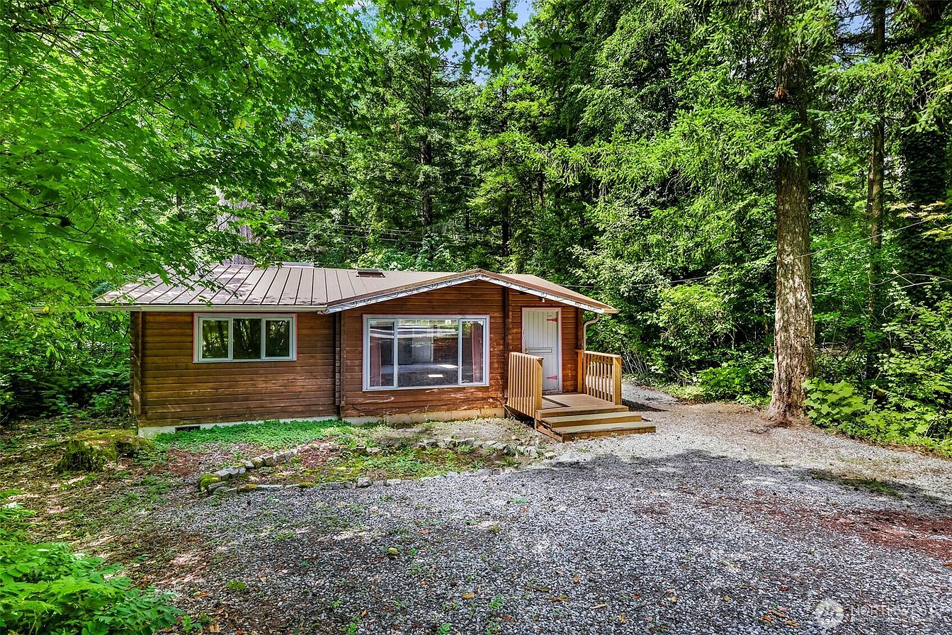 1st image of 6105 Poppy court