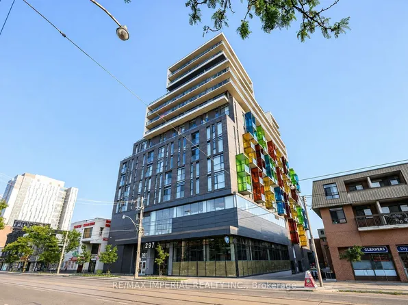297 College St, Toronto, ON