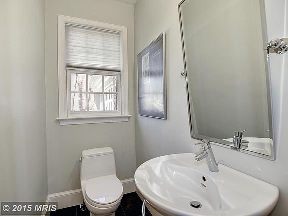 4th image of 7101 Beechwood Dr