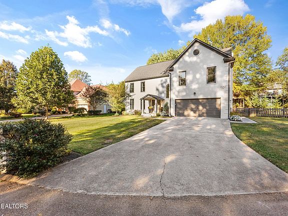3rd image of 1216 Ashgrove Pl