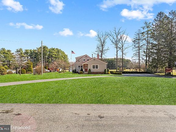 2nd image of 230 Kenyon Ave