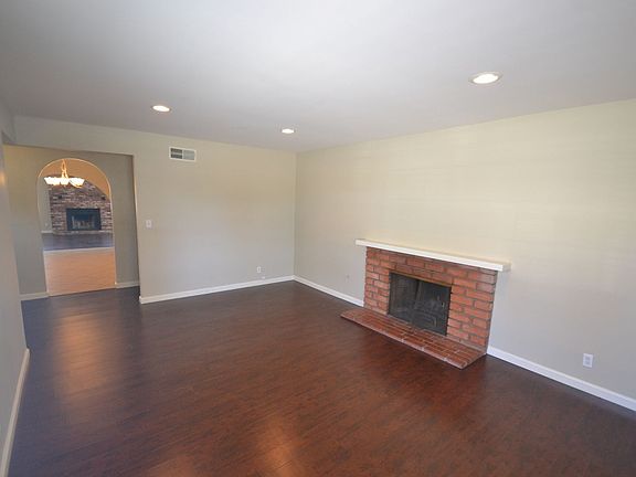 5th image of 313 E Bradenhall Dr