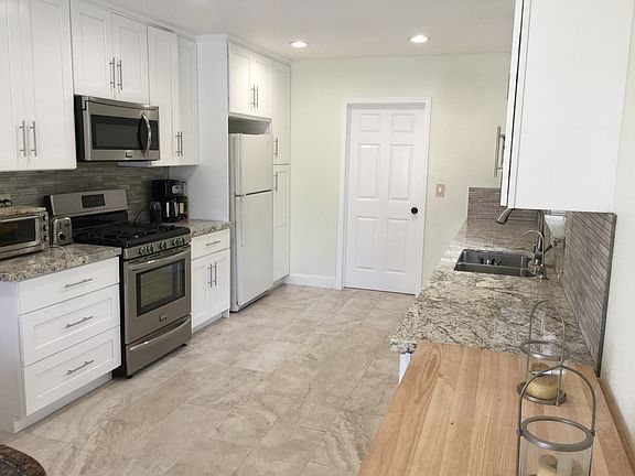 2nd image of 531 Ramona Ave