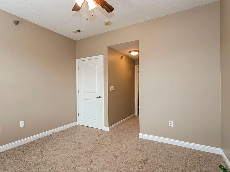 Greenbrier Apartments — Photo 53