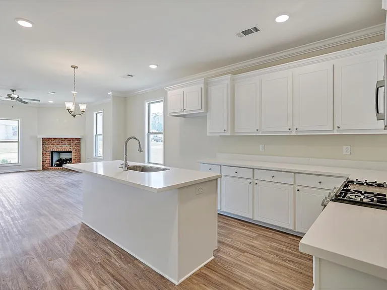 901 Gemstone Dr — Photo 11