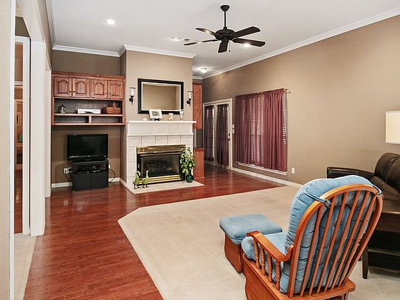 4th image of 1001 Lakeway Dr