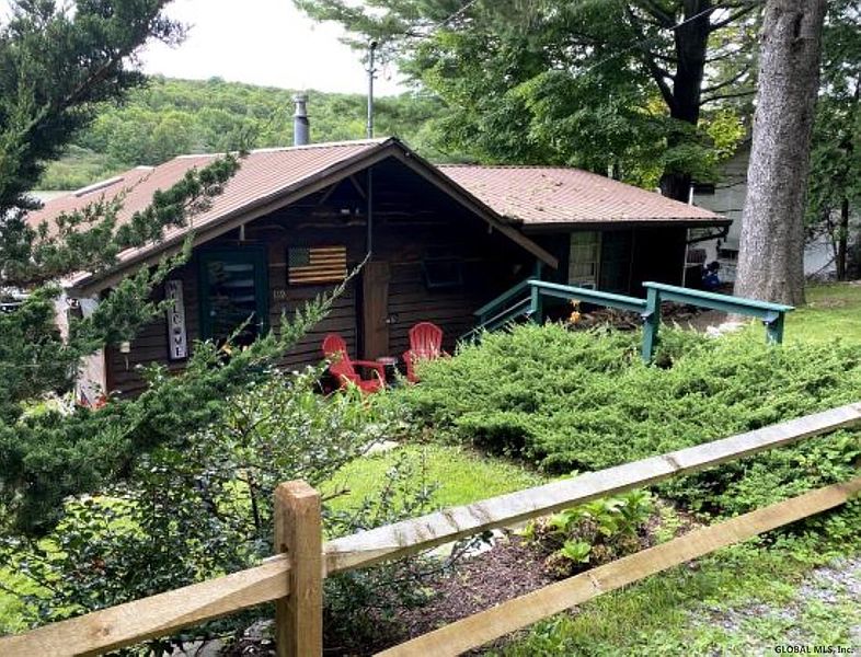 2nd image of 119 BEARS DEN Road