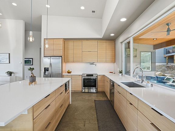5th image of 5510 S Russell Ln