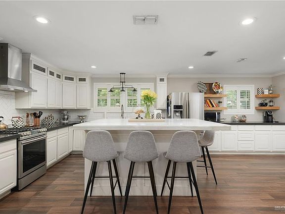3rd image of 1608 W Westway Ave