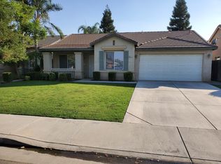 9911 Pyramid Peak Dr, Bakersfield, CA 93311