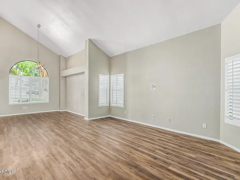 6920 W Morrow Dr — Photo 4