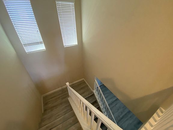 4th image of 9573 Greensburg Ave