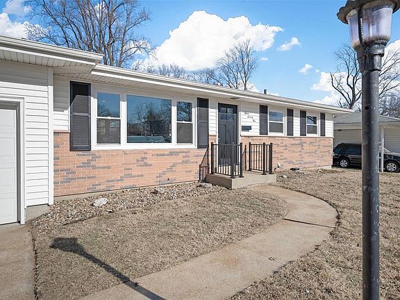 2nd image of 1275 Lindsay Ln