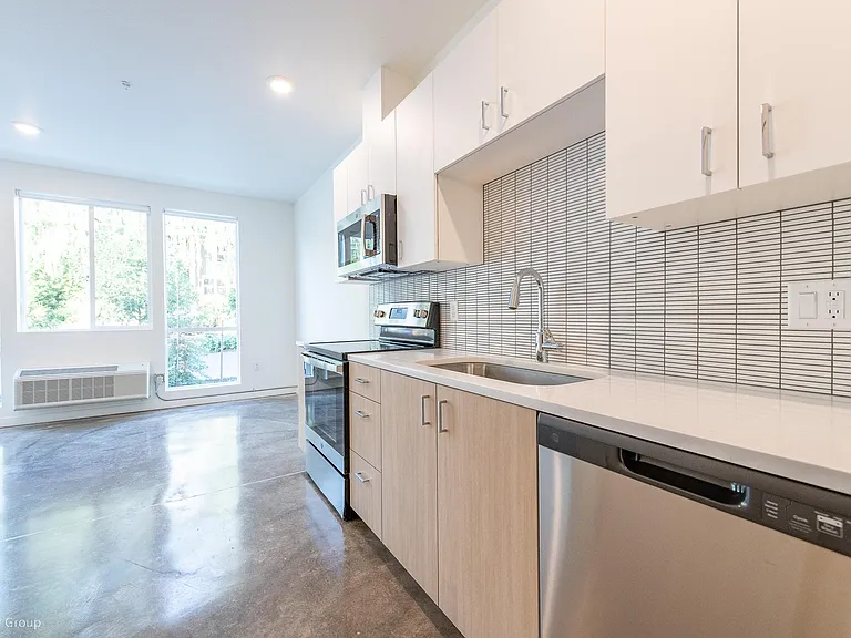 8770 N Willamette Blvd — Photo 23