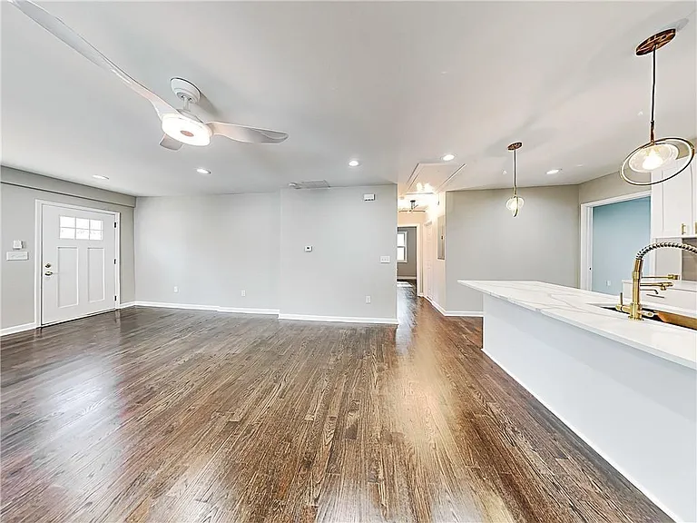 492 Elbridge Dr NW — Photo 3