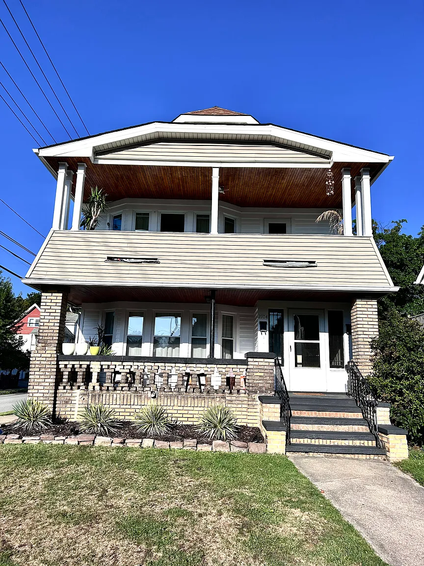 2104 Richland Ave photo 1
