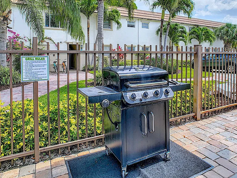 Plan a cookout with family and friends - elevate your gatherings with the ease of our poolside gas grills.