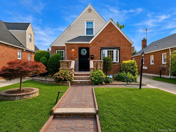 11418 238th Street, Elmont, NY 11003