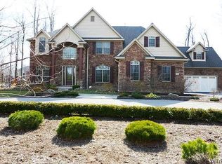 9705 Stonecliff Ct, Clarence, NY 14031