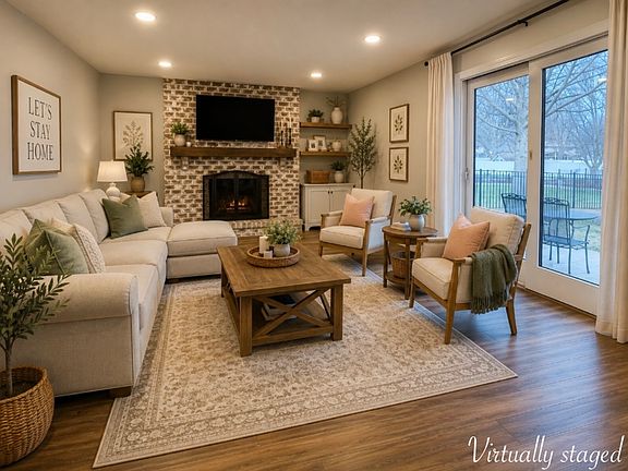 3rd image of 248 Fox Trail Dr