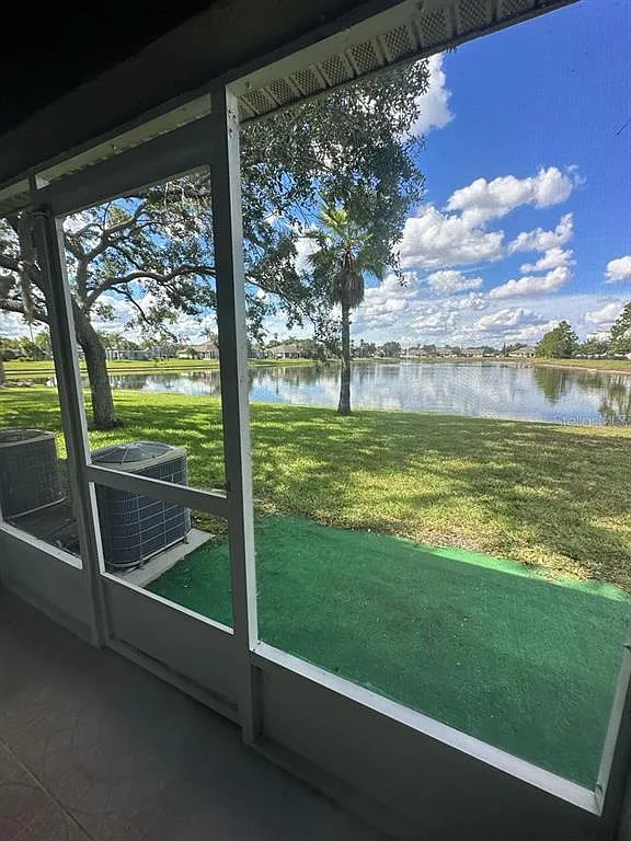 3 bed, 2.0 bath, 1128 sqft, $2,100 — Photo 2