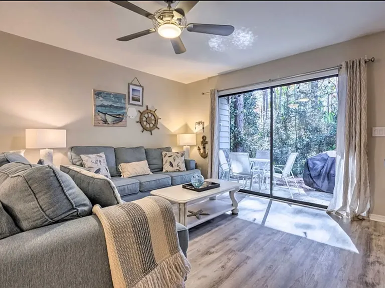 14 Cypress St — Photo 1