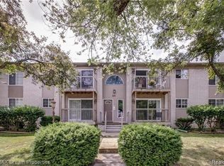 3501 W Forteen Mile Rd APT 16, Royal Oak, MI 48073