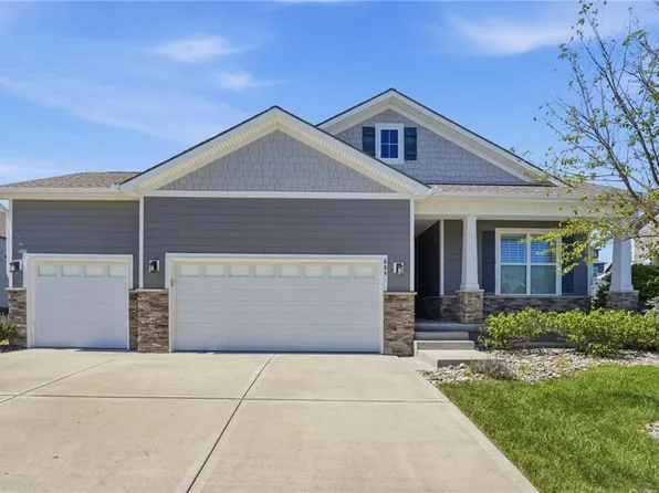 604 SW Haverford Rd, Lees Summit, MO 64081