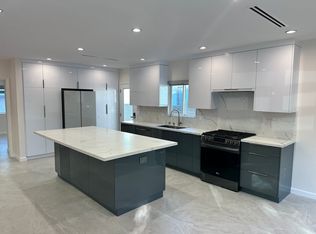 8435 Grenoble St, Sunland, CA 91040