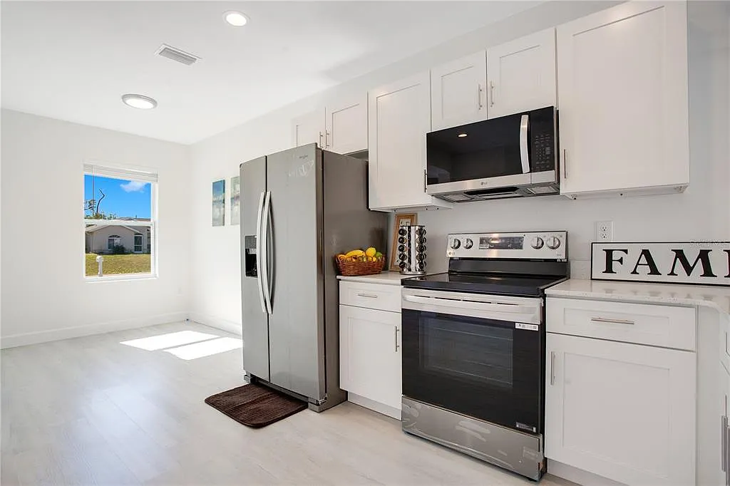3 bed, 2.0 bath, 1162 sqft, $1,700 — Photo 3