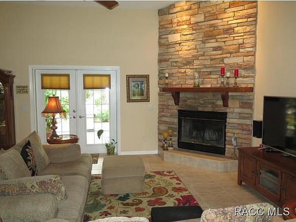4th image of 3047 N Sheriff Dr