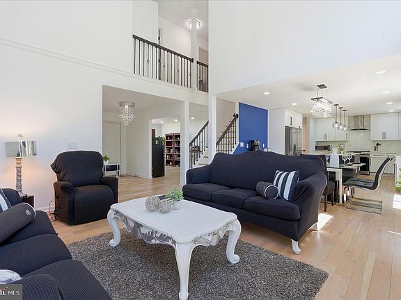5th image of 10654 Ashford Cir