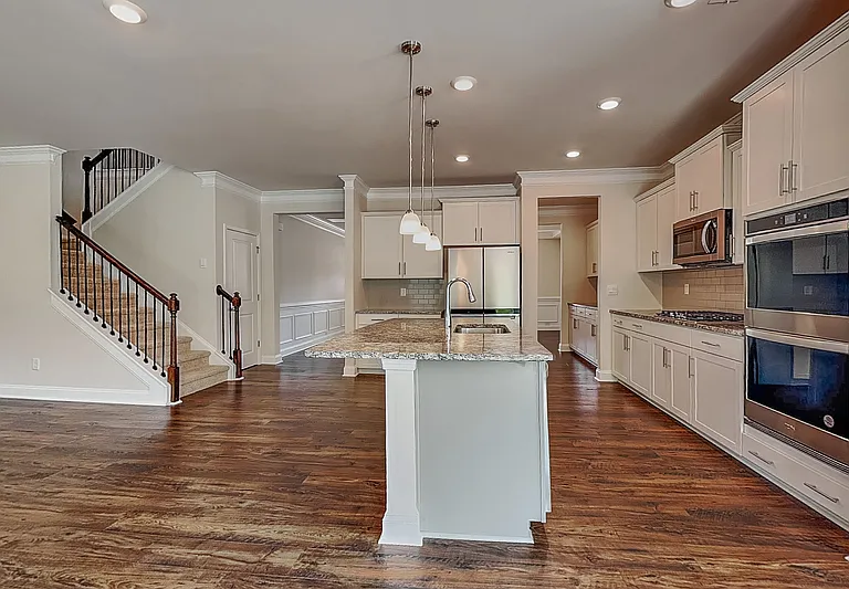 5301 Ennisworth Ln — Photo 2