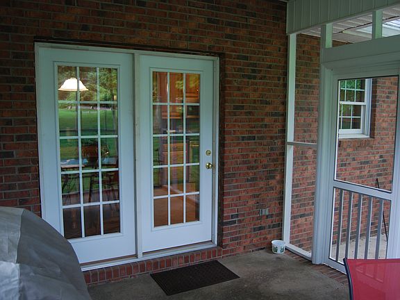 5th image of 2251 Jefferson Ave