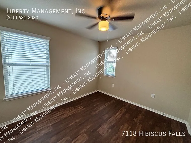 7118 Hibiscus Fls — Photo 28