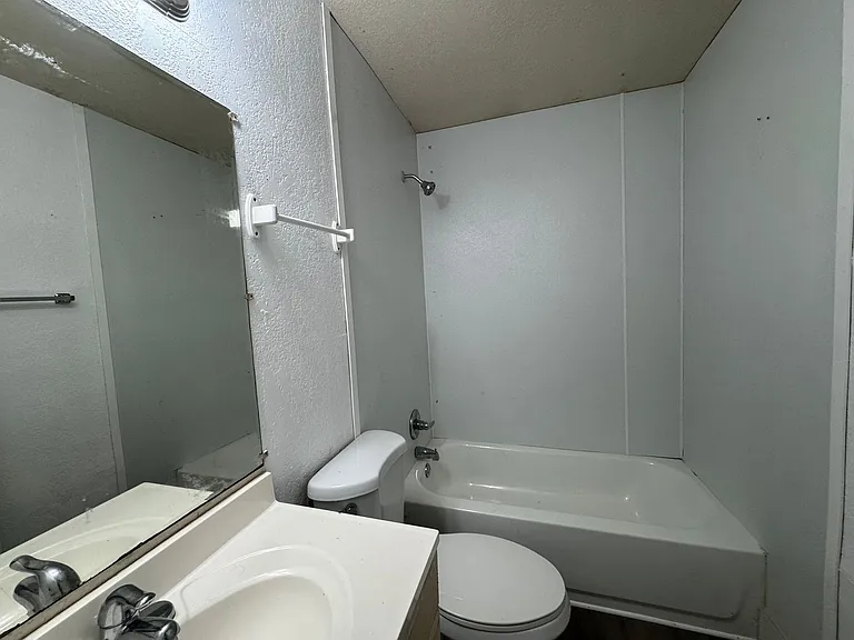 849 NE Maple Ln — Photo 12