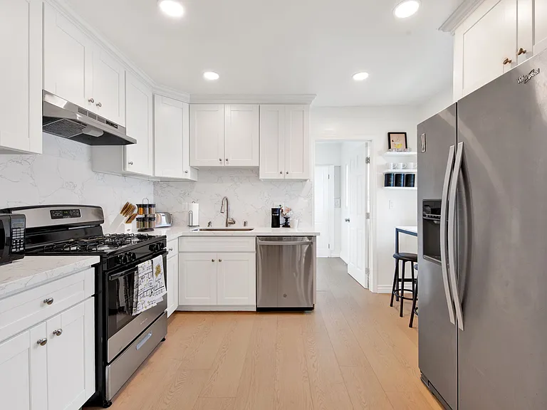 3959 Halldale Ave — Photo 11