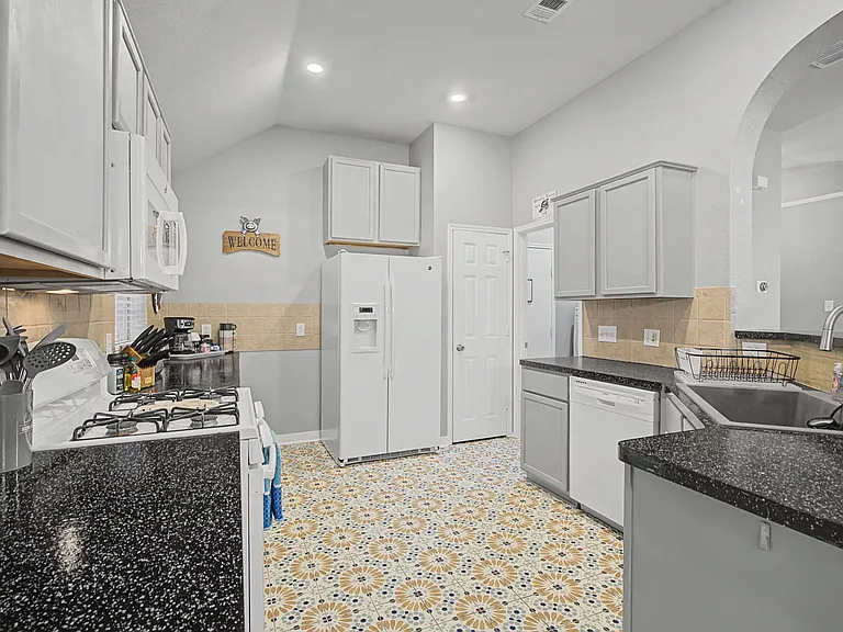 2409 Mallard Dr — Photo 17