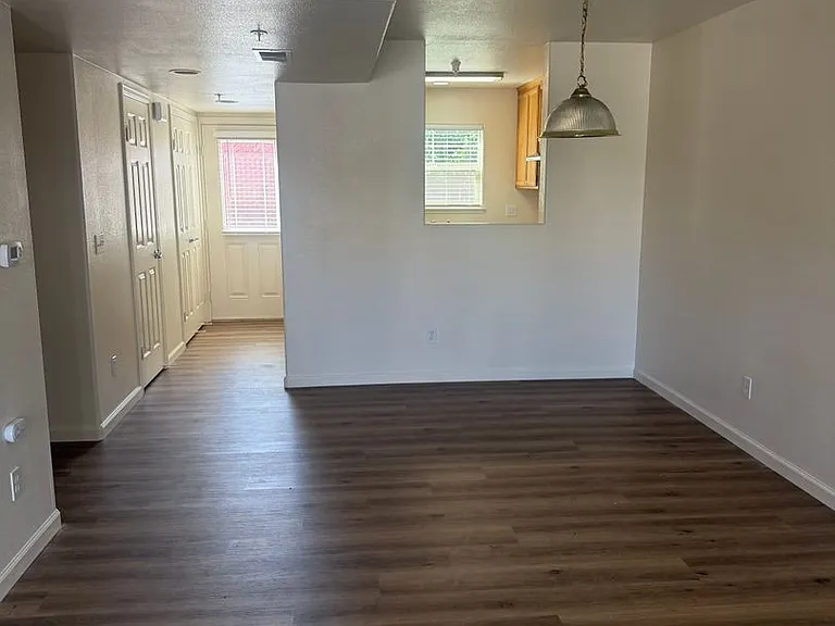 121 Healdsburg Ave — Photo 3