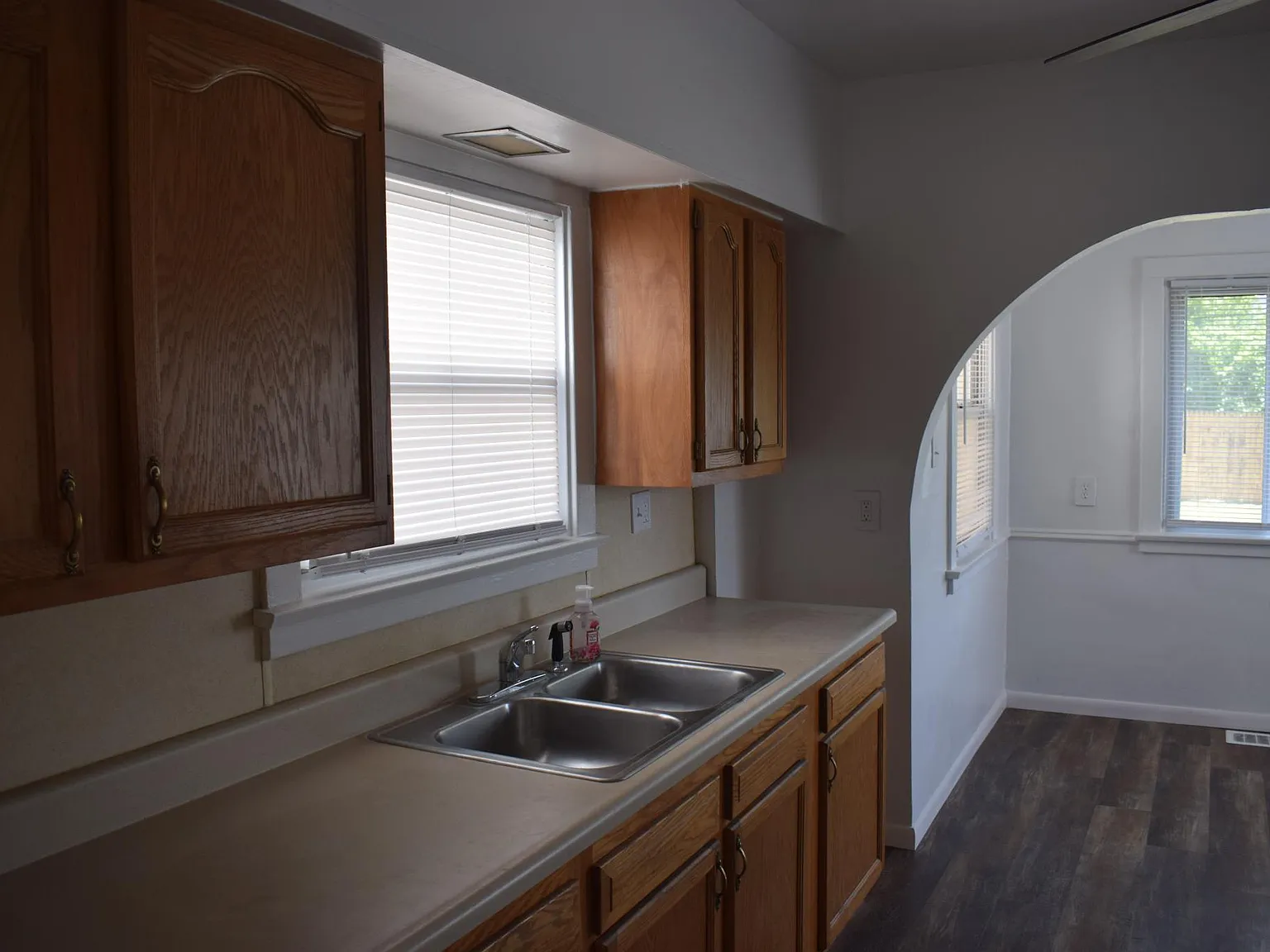 559 Bronx Dr — Photo 4