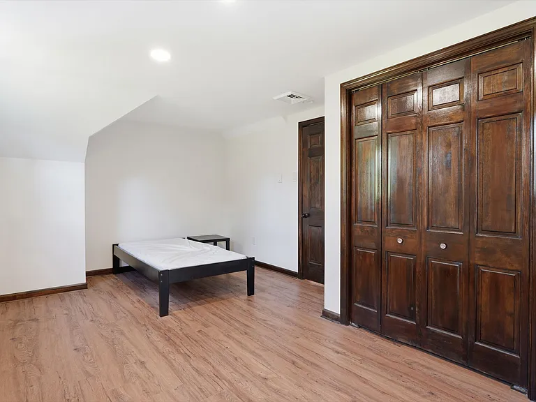 612 Bustleton Pike — Photo 42