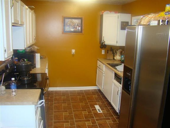 4th image of 9963 84th Ave